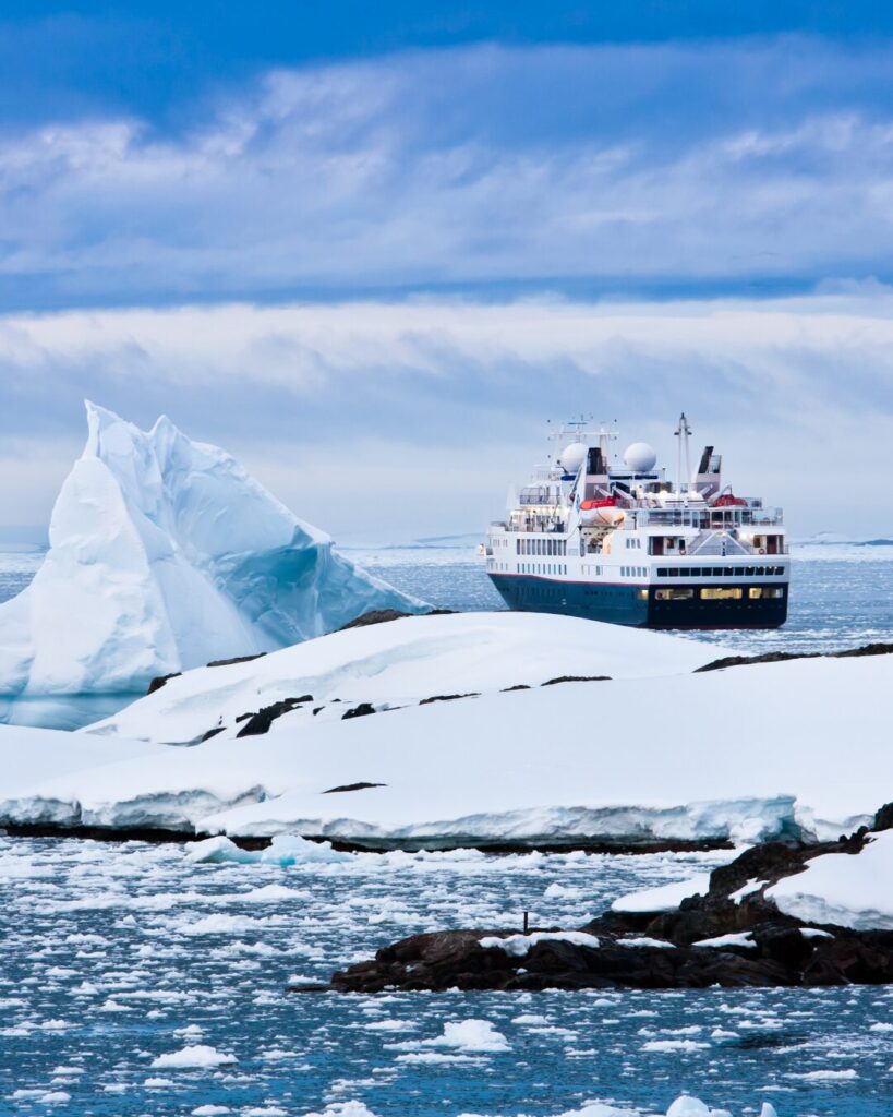 expedition ship